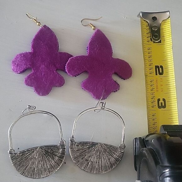 Mardi gras purple dangle earrings set of 2 - Picture 5 of 5